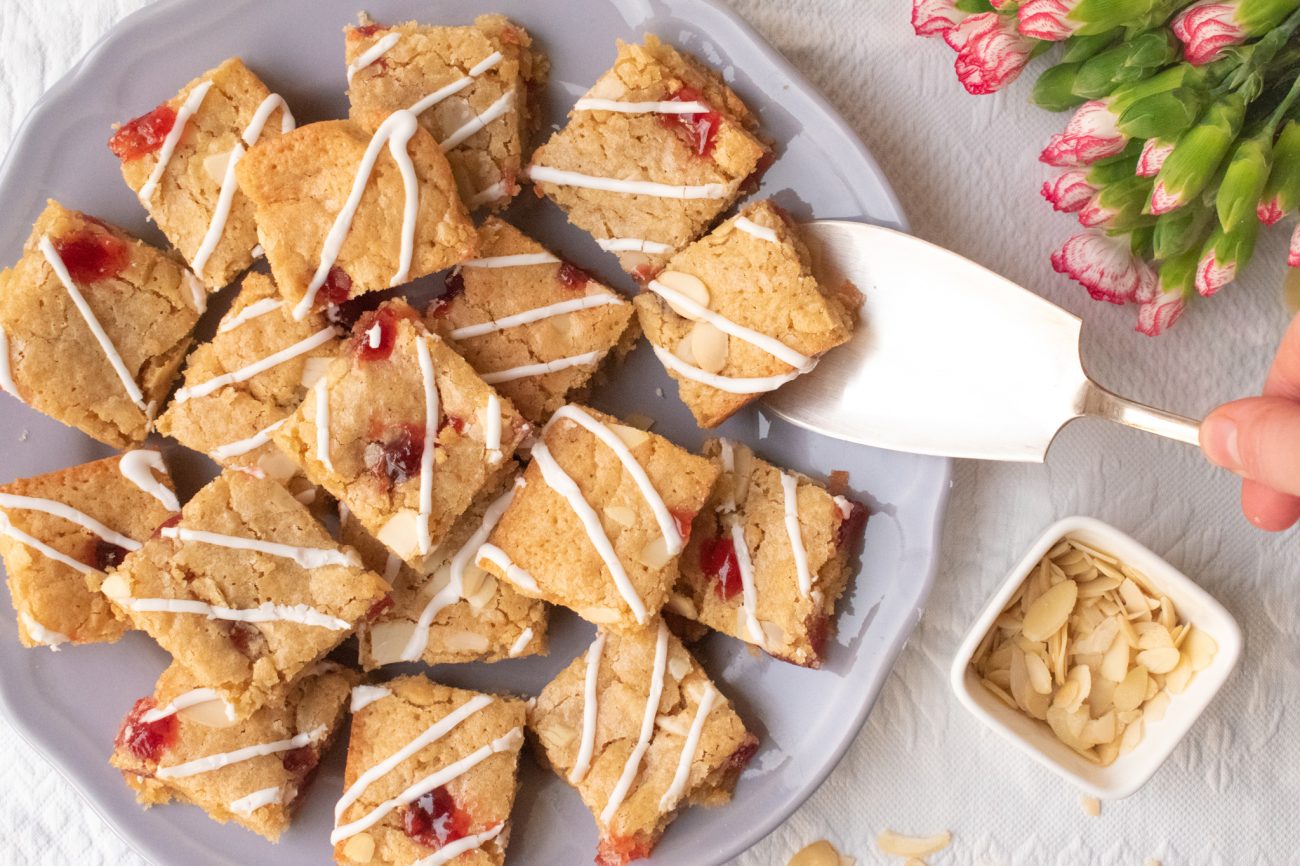 Bakewell Blondies