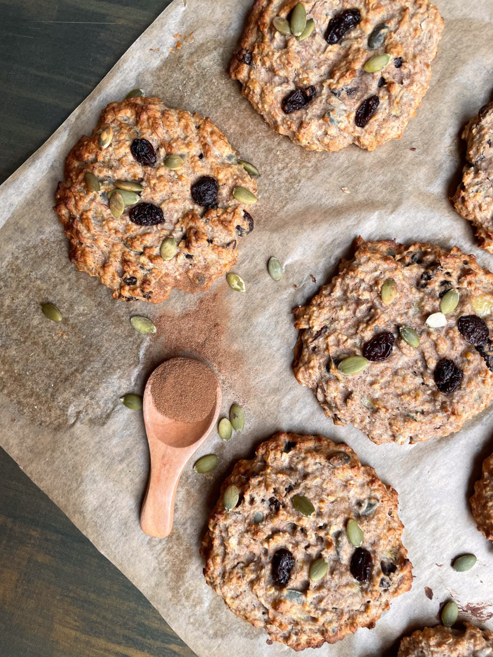 Banana, Cinnamon & Oat Cookies